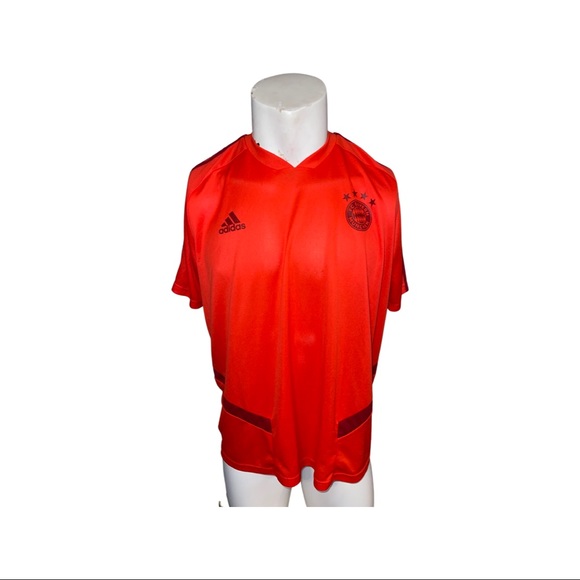 Adidas FC Bayern Munchun Casual KIT // Adult XL // Dri-Fit - Picture 1 of 5